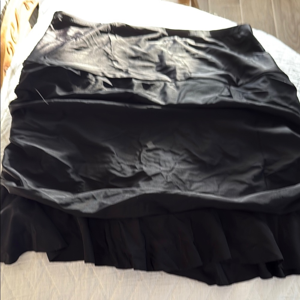 Island Escape NWT sz 14  Black Women's swim skirt.